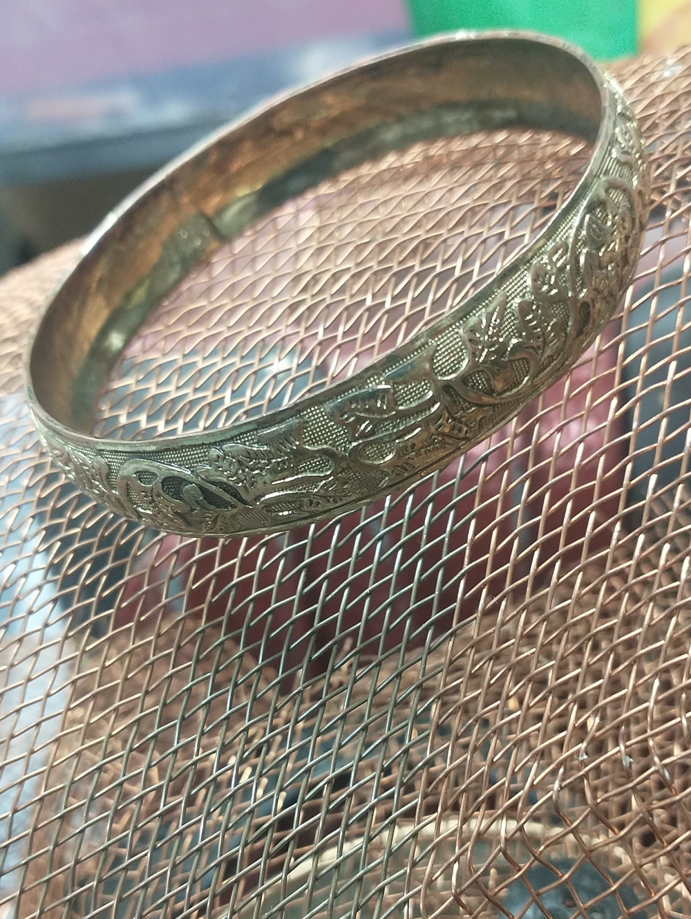 Elegant Floral Engraved Gold Tone Bangle Bracelet - Women's Jewelry